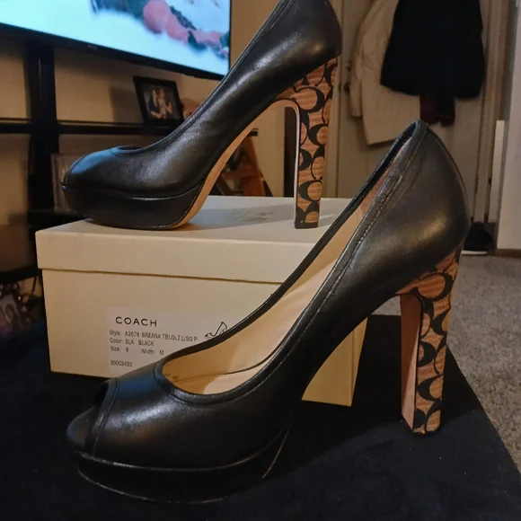 Authentic Coach Breana Open-Toe Pumps - Picture 5 of 6